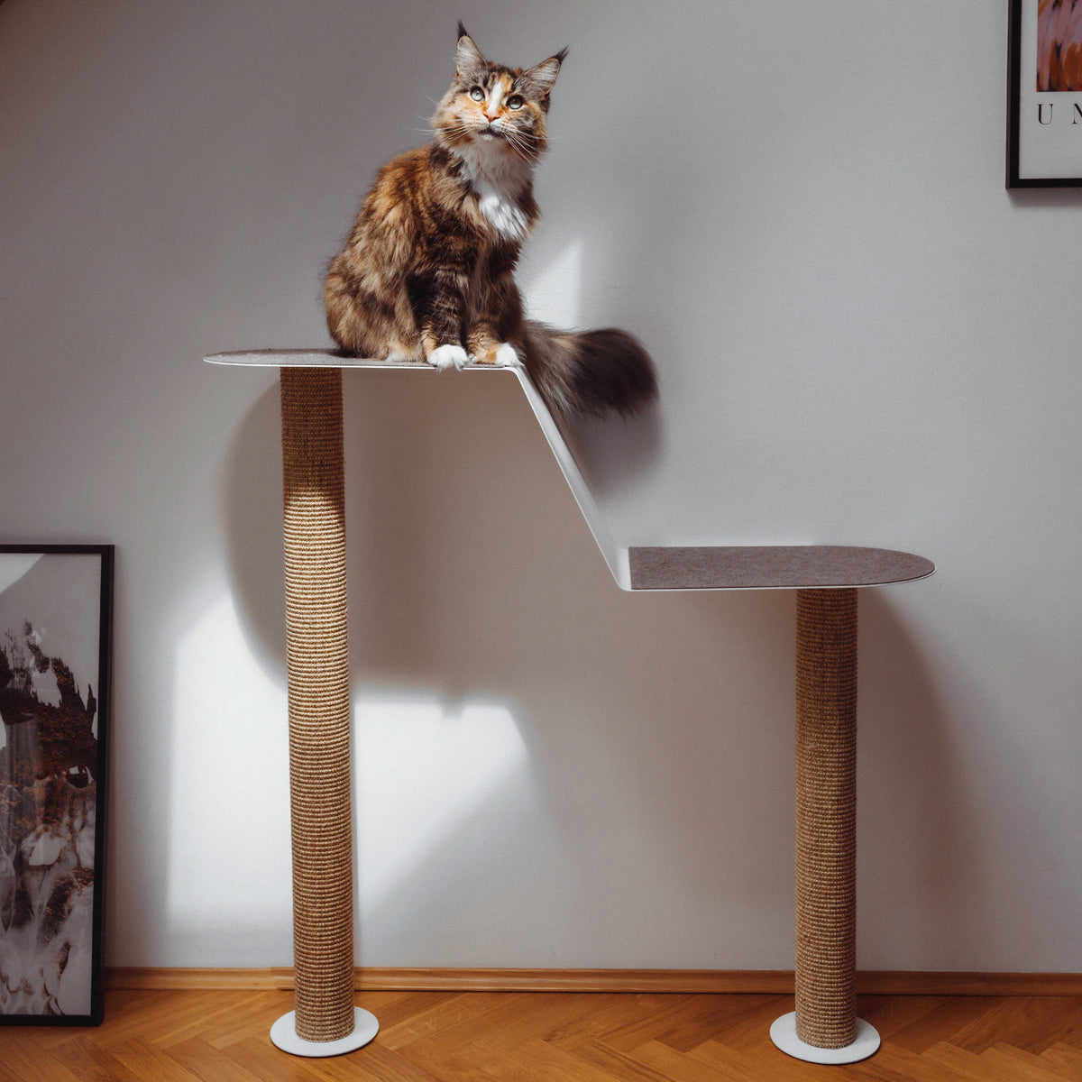 MAISONETTE wall-mounted cat tree