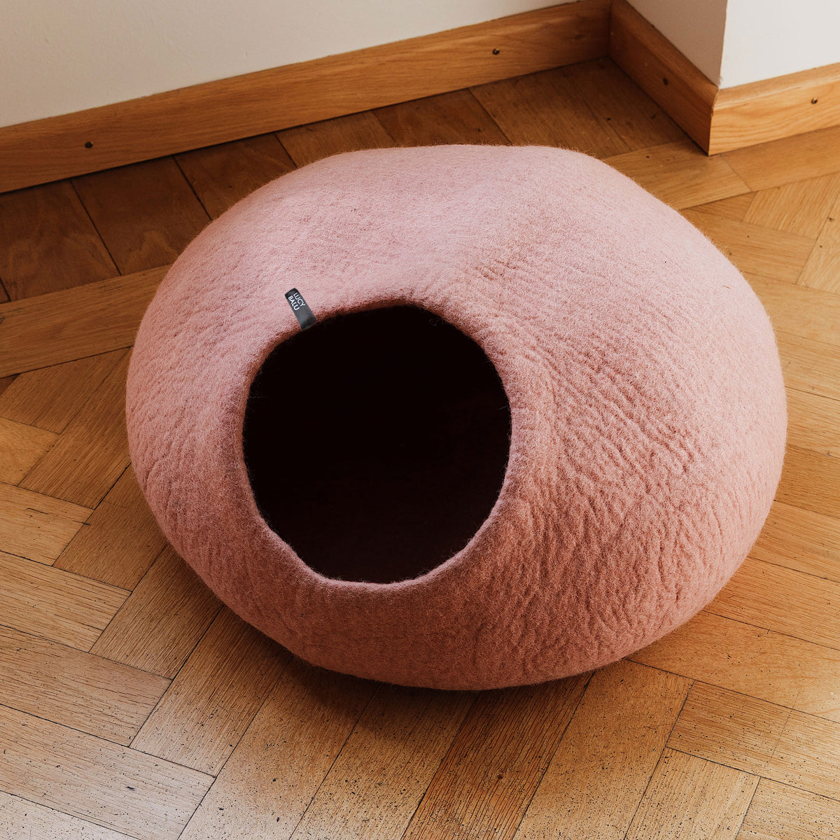 PEBBLE felt cave for cats