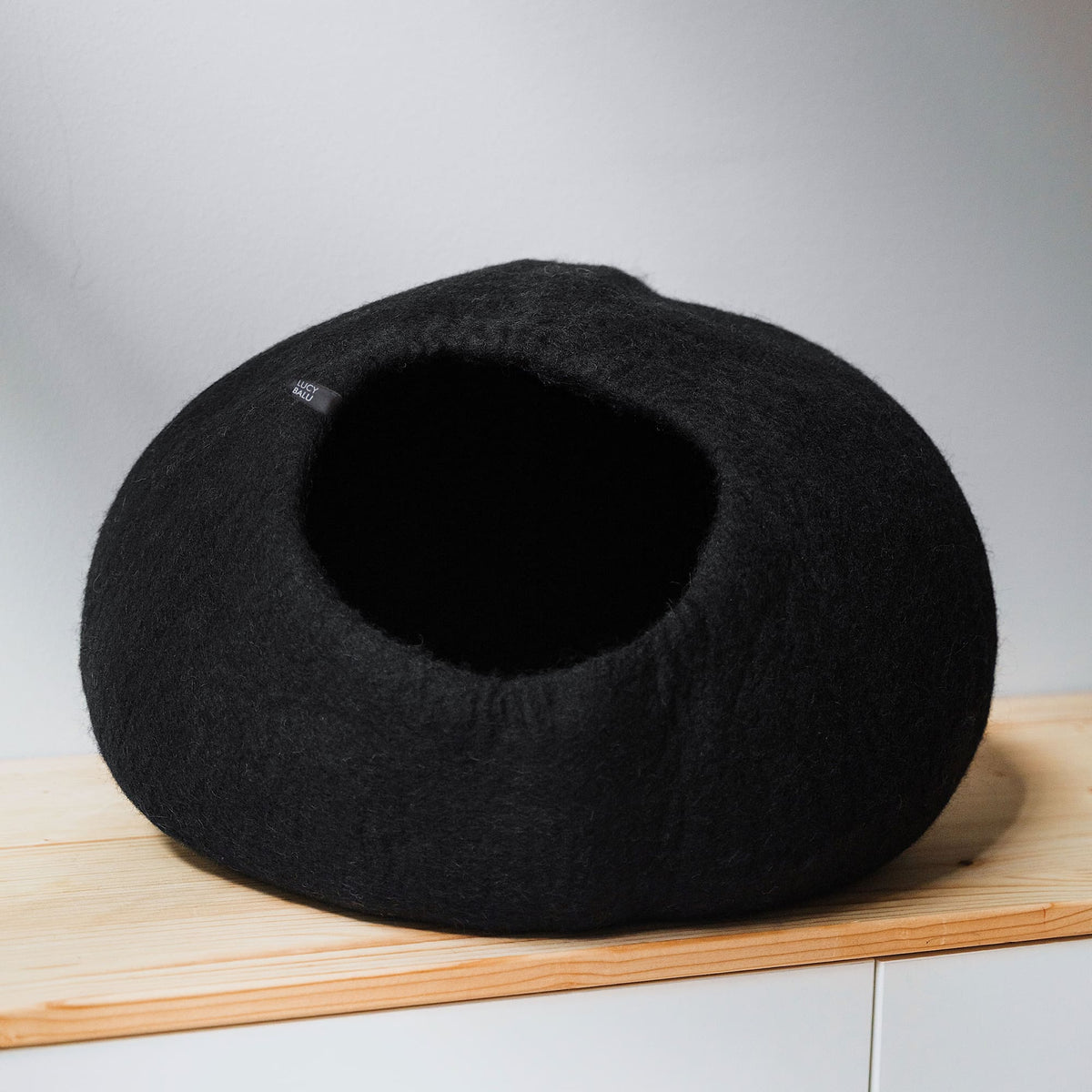 PEBBLE felt cave for cats