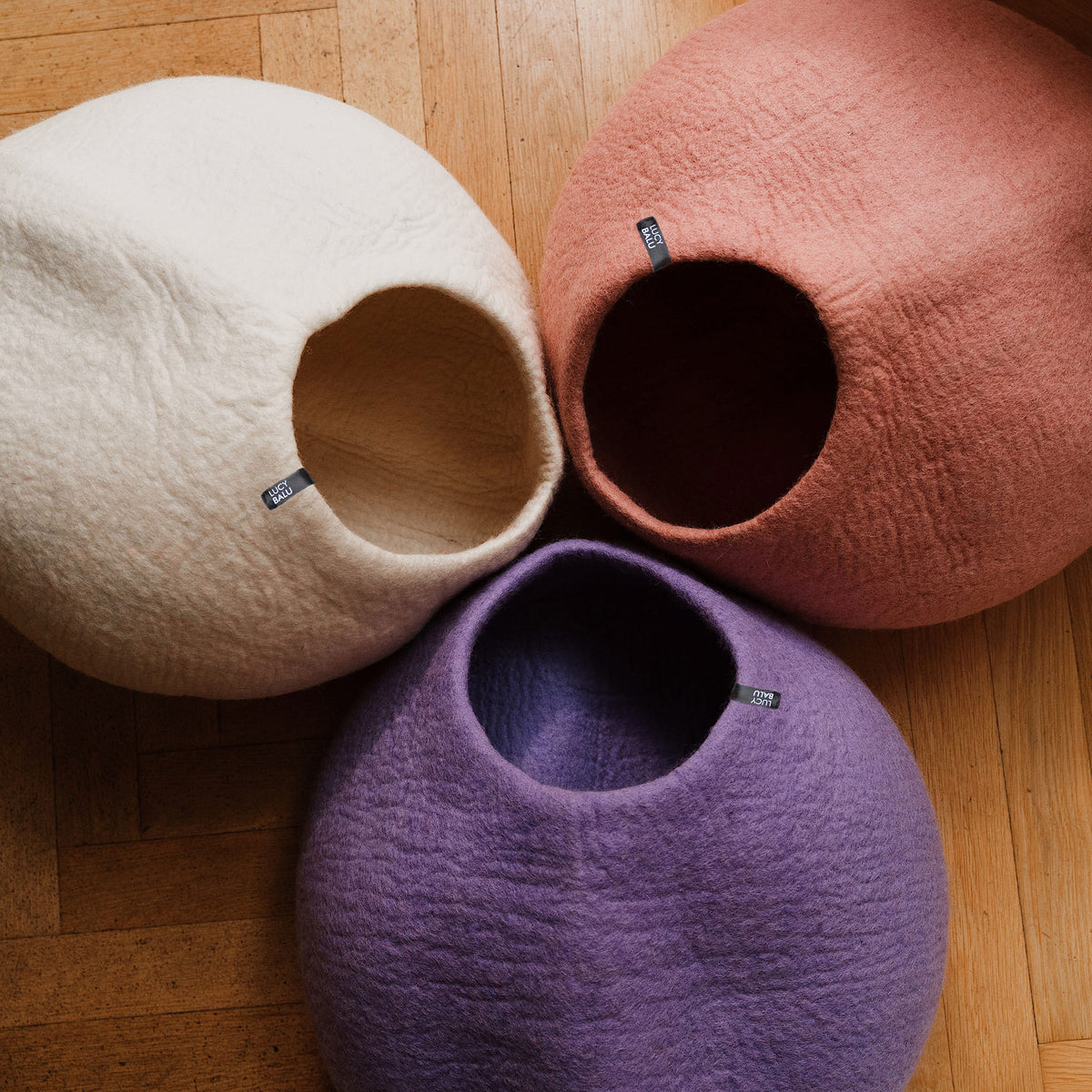 PEBBLE felt cave for cats