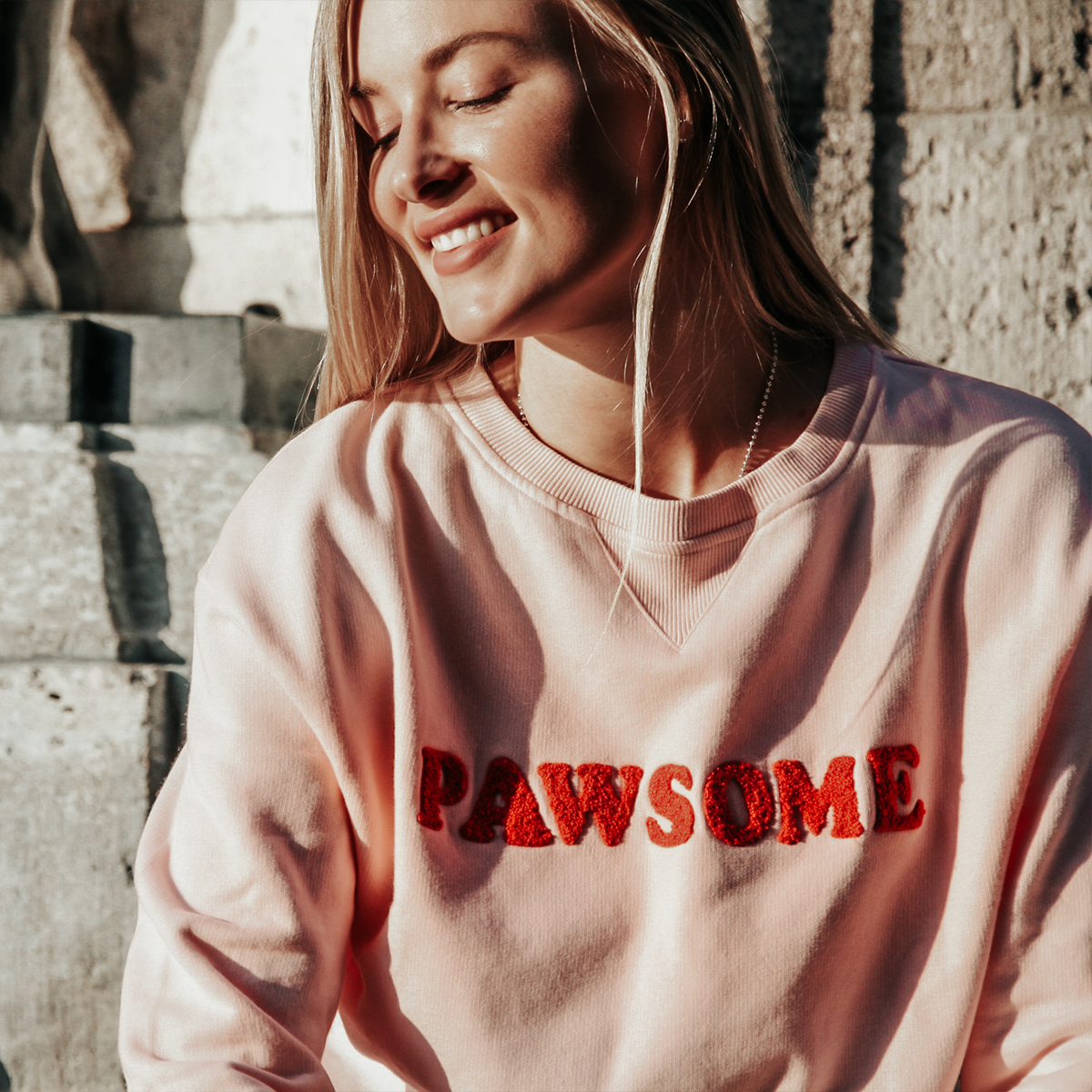 Pawsome Frau